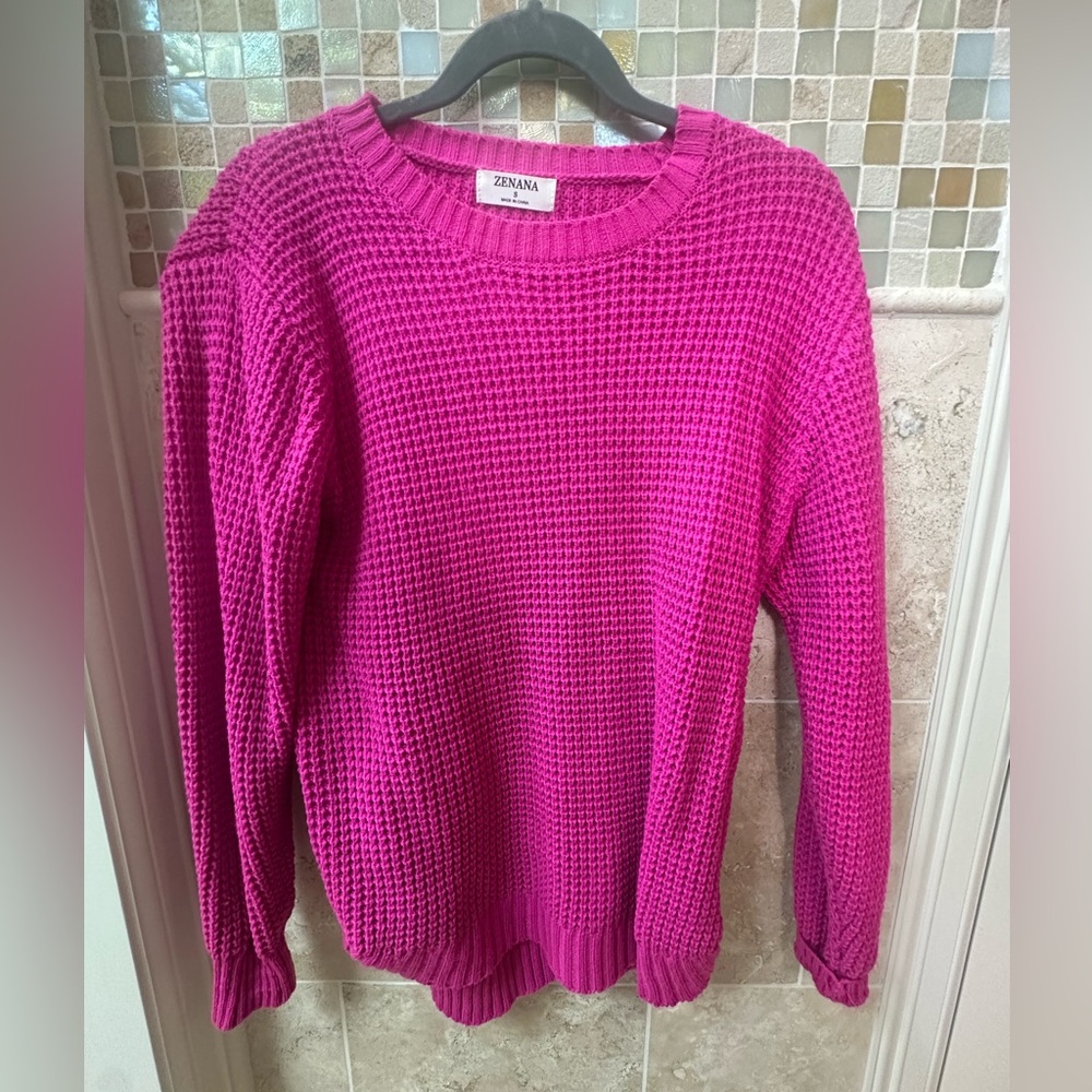 BEAUTIFUL bright pink Zenana sweater, size small.